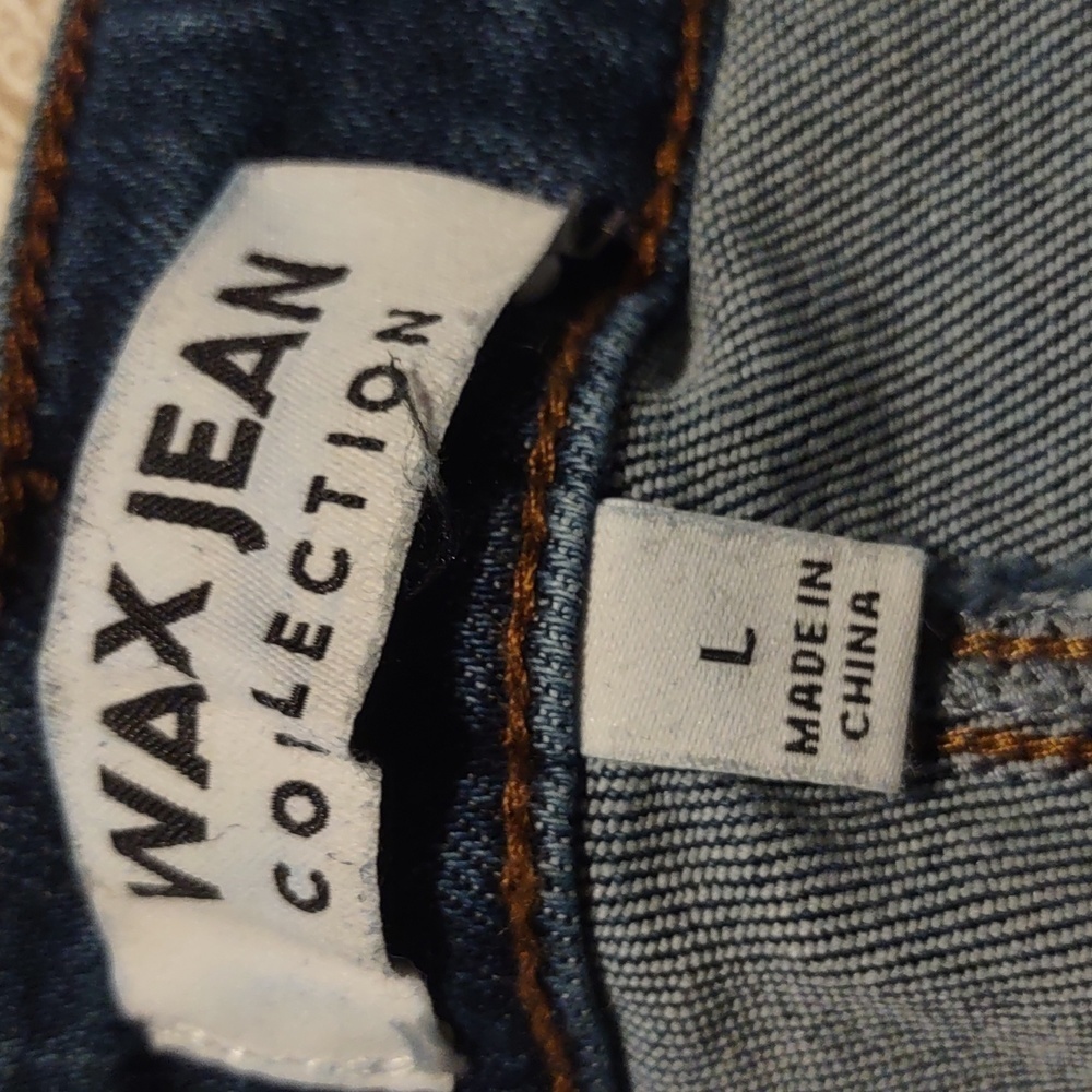 High Waisted 5 Pocket Frayed Hem Denim Shorts - Picture 8 of 9